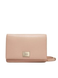 Calvin Klein Torebka Hardware Flap Crossbody K60K612967 Różowy. Czerwone listonoszki Calvin Klein, bez wzorów, ze skóry, bez dodatków. Za 219,99 zł.