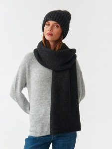 TATUUM Szal w kolorze czarnym - 175 x 36 cm rozmiar: onesize. Czarne szaliki Tatuum, bez wzorów, z materiału. Za 82,99 zł.