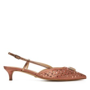 Czółenka Guess. Czerwone czółenka Guess, z aplikacjami, bez obcasa, bez zapięcia. Za 429,99 zł.