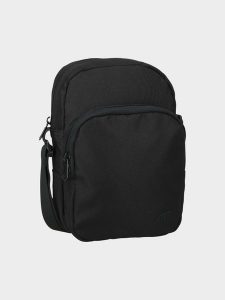 4F Saszetka crossbody uniseks - czarna Uniwersalny. Czarne nerki i saszetki 4f, bez wzorów, z syntetyku. W wyprzedaży za 39,99 zł.