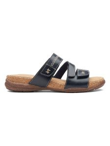 Clarks Skórzane klapki w kolorze czarnym rozmiar: 37,5. Czarne klapki Clarks, bez wzorów, ze skóry, z otwartym noskiem, bez obcasa. Za 69,58 zł.