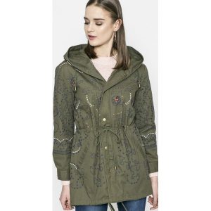 Desigual - Parka. Płaszcze marki Desigual. W wyprzedaży za 449,90 zł.