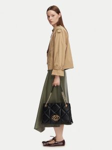 LOVE MOSCHINO Torebka JC4040PP1PLC0000 Czarny. Czarne shopper bag LOVE MOSCHINO, bez wzorów, ze skóry, bez dodatków. Za 789,99 zł.