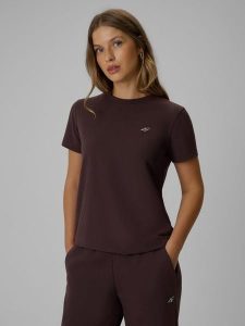 4F T-shirt regular gładki damski - brązowy XL. Brązowe t-shirty 4f, uniwersalny, bez wzorów, z bawełny, bez kołnierzyka, bez ramiączek. Za 49,99 zł.