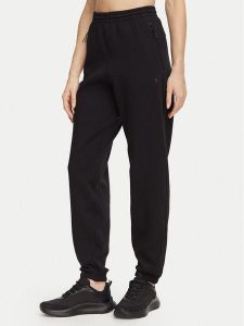 Under Armour Spodnie dresowe Ua Unstoppable 6013521 Czarny Regular Fit. Czarne spodnie dresowe Under Armour, l, bez wzorów, z dresówki. Za 399,99 zł.