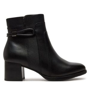 Botki Tamaris. Czarne botki Tamaris, bez wzorów, bez obcasa, na słupku, bez zapięcia. Za 479,99 zł.