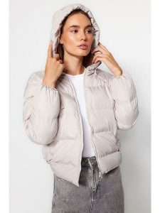 Trendyol Kurtka zimowa w kolorze kremowym rozmiar: L. Brązowe kurtki Trendyol, na zimę, l, bez wzorów, z puchu, bez kaptura. Za 101,94 zł.