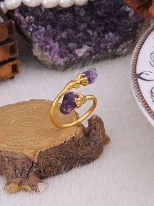 Pierres delicates Pozłacany pierścionek z ametystami rozmiar: onesize. Różowe pierścionki Pierres delicates, z ametystem, pozłacane. Za 26,99 zł.