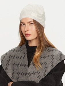 Guess Czapka Riley W4BZ26 Z3J92 Biały. Białe czapki Guess, z aplikacjami, z materiału. Za 139,99 zł.