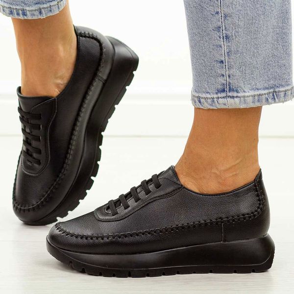 Czarne półbuty damskie Potocki 12732. Czarne półbuty POTOCKI, na jesień, bez wzorów, z jeansu, bez obcasa, na platformie, bez zapięcia. Za 189,00 zł.