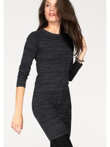 Aniston Sukienka w kolorze czarnym rozmiar: 36. Czarne sukienki Aniston, bez wzorów, z wiskozy, bez kołnierzyka, bez ramiączek, mini. Za 95,99 zł.