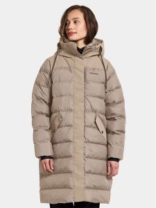 Didriksons Parka Fay Wns Parka 504524 Beżowy Regular Fit. Brązowe płaszcze Didriksons, bez wzorów, z syntetyku, bez kaptura. Za 989,99 zł.