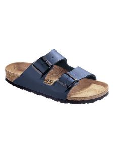 Birkenstock Klapki "Arizona" w kolorze granatowym rozmiar: 42. Niebieskie klapki Birkenstock, bez wzorów, z otwartym noskiem, bez obcasa. Za 276,95 zł.