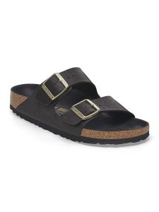Birkenstock Klapki "Arizona" w kolorze czarnym rozmiar: 40. Czarne klapki Birkenstock, bez wzorów, z otwartym noskiem, bez obcasa. Za 358,29 zł.