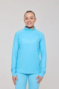 Damska koszulka termoaktywna Rhythm Is A Dancer. Niebieskie koszule nocne OOSC, bez wzorów, z materiału, bez ramiączek. Za 269,99 zł.