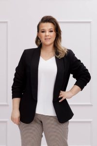 Elegancki czarny żakiet Neva XXL OVERSIZE WIOSNA. Czarne marynarki i żakiety Moda Size Plus Iwanek, s, bez wzorów, z bawełny, eleganckie. Za 254,90 zł.