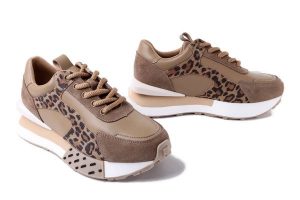 ARTIKER RELAKS 55C0089 beige, półbuty damskie. Brązowe półbuty Artiker Relaks, bez wzorów, ze skóry, bez obcasa, bez zapięcia. Za 299,90 zł.