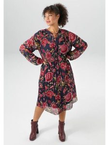 Aniston Sukienka w kolorze czarno-czerwonym rozmiar: 50. Czarne sukienki Aniston, na co dzień, bez wzorów, bez kołnierzyka, bez ramiączek, midi, proste. Za 108,74 zł.