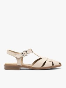 Beżowe zabudowane sandały. Brązowe sandały Ryłko, bez wzorów, ze skóry, bez obcasa, na płaskiej podeszwie, bez zapięcia. Za 379,99 zł.