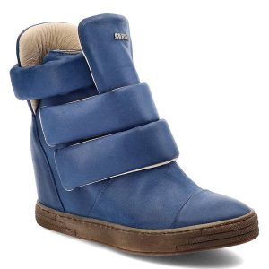 Niebieskie Sneakersy Carinii Skórzane Buty Na Koturnie. Niebieskie czółenka Carinii, bez wzorów, ze skóry, bez obcasa, na koturnie, bez zapięcia. Za 329,00 zł.