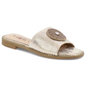 Klapki damskie S. Barski, eleganckie na płaskim obcasie z eko skóry z ozdobą, złote, KV51-013. Żółte klapki S.BARSKI, z aplikacjami, ze skóry, bez obcasa, na płaskiej podeszwie. Za 109,00 zł.