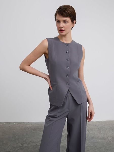 BGN Kamizelka w kolorze antracytowym rozmiar: 38. Czarne kamizelki BGN, bez wzorów, bez kołnierzyka, bez ramiączek, bez kaptura. Za 126,45 zł.