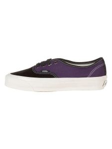 Vans Sneakersy w kolorze fioletowo-czarnym rozmiar: 44,5. Czarne trampki Vans, bez wzorów, bez zapięcia. Za 122,96 zł.
