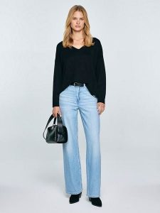 BIG STAR Sweter "Fausti" w kolorze czarnym rozmiar: M. Czarne swetry oversize Big Star, m, bez wzorów, bez ramiączek. Za 99,99 zł.