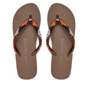 Japonki Banana Moon. Brązowe klapki Banana Moon, bez wzorów, bez obcasa. Za 179,99 zł.