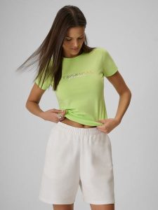 4F T-shirt slim z nadrukiem damski - żółty XS. Żółte t-shirty 4f, l, bez wzorów, z bawełny, bez kołnierzyka, bez ramiączek. Za 59,99 zł.