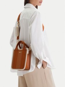 MEXX Torebka EO-MEXX-L-016-09 Brązowy. Brązowe torebki klasyczne Mexx, bez wzorów, z materiału, bez dodatków. Za 249,99 zł.