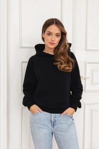BLUZA MILA CZARNA M - Flawless. Czarne bluzy Flawless, m, bez wzorów, z bawełny, z kapturem. Za 203,00 zł.