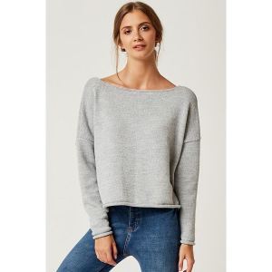 Sweter w kolorze szarym. Szare swetry klasyczne marki SCUI, z dekoltem w łódkę. W wyprzedaży za 149,95 zł.