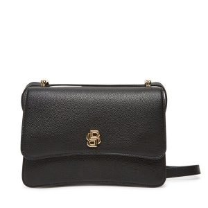 Torebka BOSS. Czarne torebki klasyczne Boss, bez wzorów, bez dodatków. Za 649,99 zł.