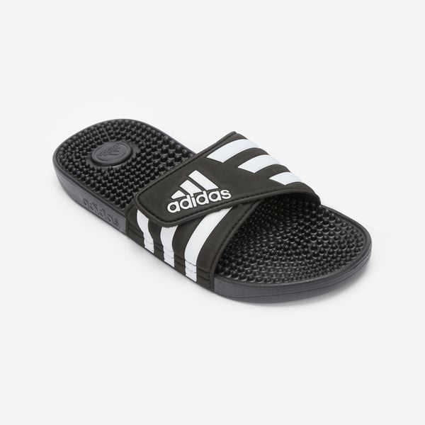 Klapki basenowe ADIDAS ADISSAGE. Białe klapki ADIDAS, bez wzorów, bez obcasa. Za 129,99 zł.