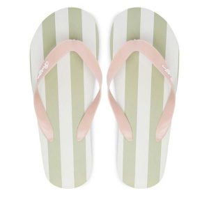 Japonki Guess. Czerwone klapki Guess, z aplikacjami, bez obcasa. Za 69,99 zł.