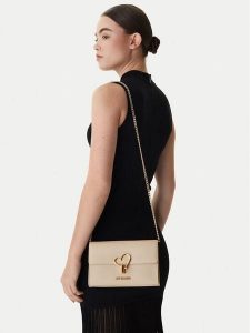 LOVE MOSCHINO Torebka JC4327PP1OLQ0110 Écru. Torebki klasyczne LOVE MOSCHINO, bez wzorów, ze skóry, bez dodatków. Za 659,99 zł.