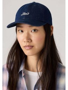 Levi's Czapka w kolorze granatowym rozmiar: onesize. Niebieskie czapki Levi's®, bez wzorów, z bawełny. Za 60,99 zł.