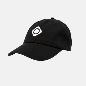 Czapka unisex w miejskim i sportowym stylu KENTA Izas. Czarne czapki Izas, bez wzorów, eleganckie. Za 139,09 zł.