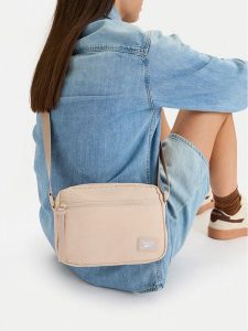 Reebok Torebka CEOWB-RBK-KL-003-09 Beżowy. Brązowe listonoszki Reebok, bez wzorów, z materiału, bez dodatków. Za 69,99 zł.