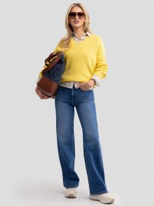 Sweter damski z wiskozy z dekoltem v-neck żółty Cyntiana 200. Żółte swetry klasyczne Big Star, l, z wiskozy, bez kołnierzyka. W wyprzedaży za 99,99 zł.