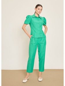 BGN Koszula w kolorze zielonym rozmiar: 40. Zielone koszule BGN, bez wzorów, bez kołnierzyka, bez ramiączek. Za 108,99 zł.