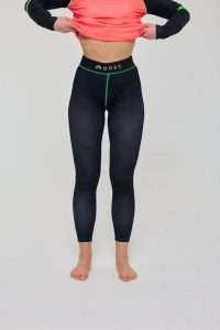 Legginsy termoaktywne - Sultans of Swing Damskie. Czarne legginsy OOSC, bez wzorów, z materiału, długie. Za 269,99 zł.