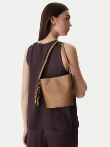 Furla Torebka Roxie Mini WE00859 ARE000 CN 4489S Brązowy. Brązowe torebki klasyczne Furla, bez wzorów, ze skóry, bez dodatków. Za 671,99 zł.