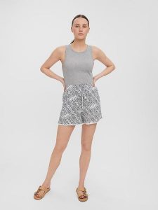 Vero Moda Szorty "Peace" w kolorze biało-czarnym rozmiar: S. Białe szorty Vero Moda, bez wzorów, z wiskozy, z podwyższonym stanem. Za 30,71 zł.