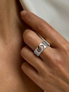 DI GIORGIO Srebrny pierścionek z cyrkoniami rozmiar: 54. Szare pierścionki DI GIORGIO, z cyrkonią, srebrne. Za 241,45 zł.