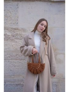 Maison héritage PARIS Skórzana torebka "Mini Sparti" w kolorze brązowym - 29 x 18 x 5 cm rozmiar: onesize. Brązowe torebki klasyczne Maison héritage PARIS, bez wzorów, z materiału, przez ramię, bez dodatków. Za 347,99 zł.