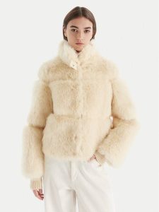 Patrizia Pepe Futro 2O0174 E077 W405 Écru Regular Fit. Płaszcze Patrizia Pepe, bez wzorów, z futra, bez kaptura. Za 999,99 zł.