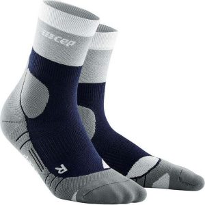 Skarpety do trekkingu damskie CEP Hiking z wełną merino kompresyjne krótkie. Szare skarpetki CEP, bez wzorów, z wełny. Za 69,00 zł.