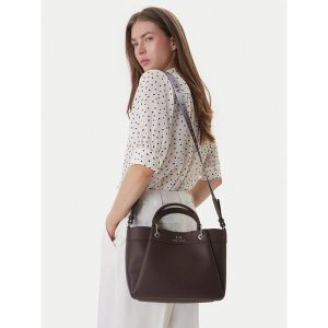 Torebka Armani Exchange. Brązowe torebki klasyczne Armani Exchange, bez wzorów, bez dodatków. Za 479,99 zł.